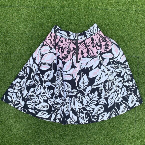 Amanda & Chelsea Women's Floral Skirt Size 4 - Picture 4 of 6